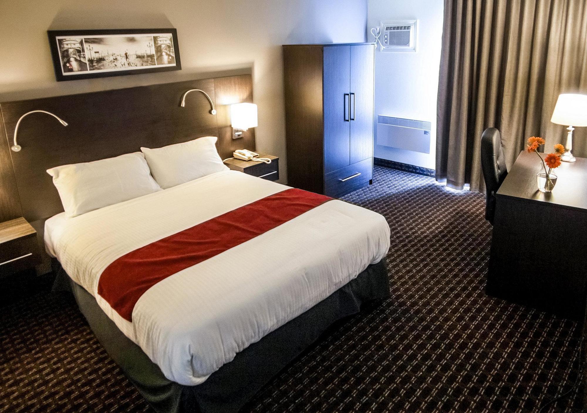 גרנבי Hotel Le Principal מראה חיצוני תמונה