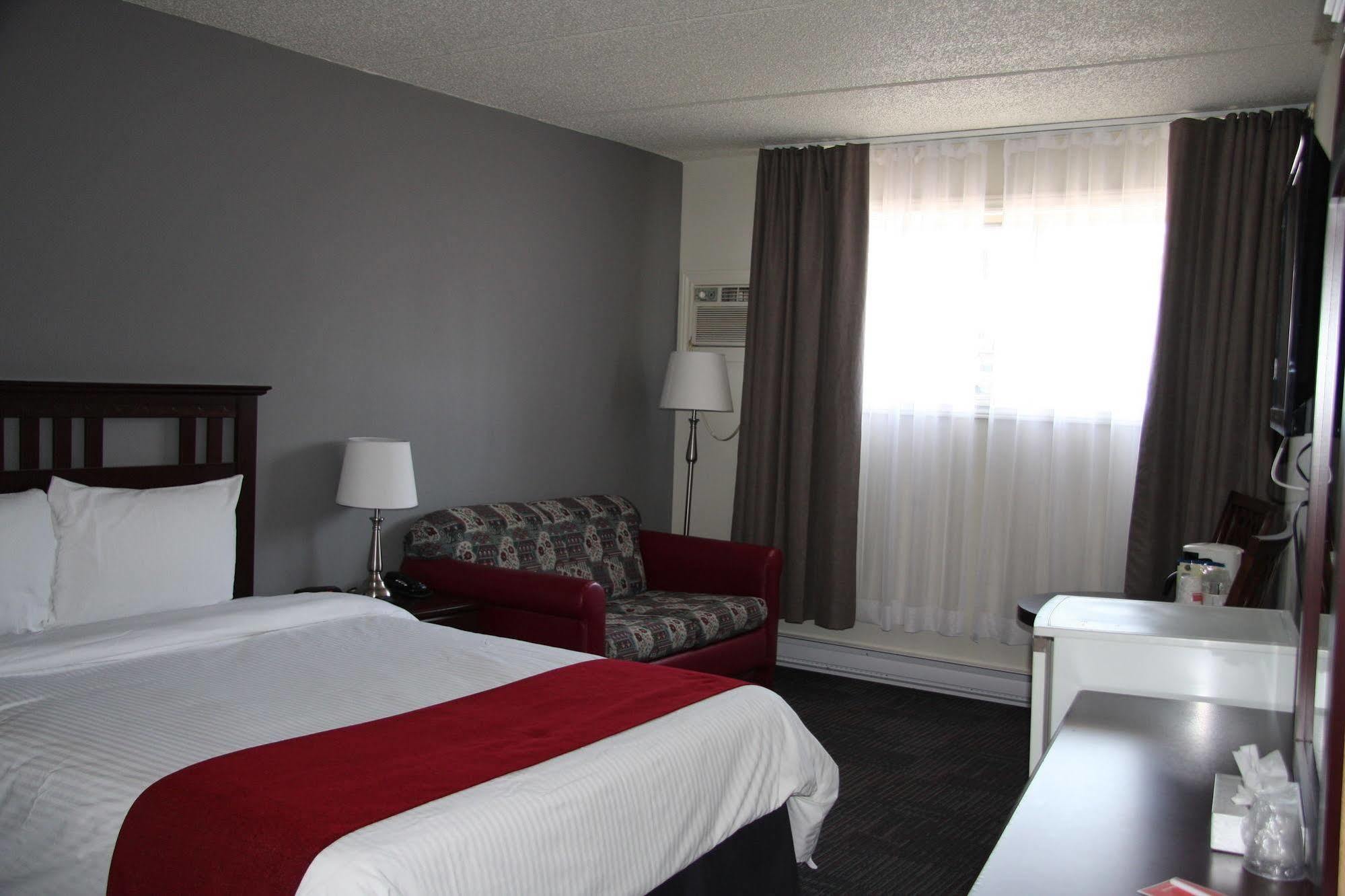 גרנבי Hotel Le Principal מראה חיצוני תמונה