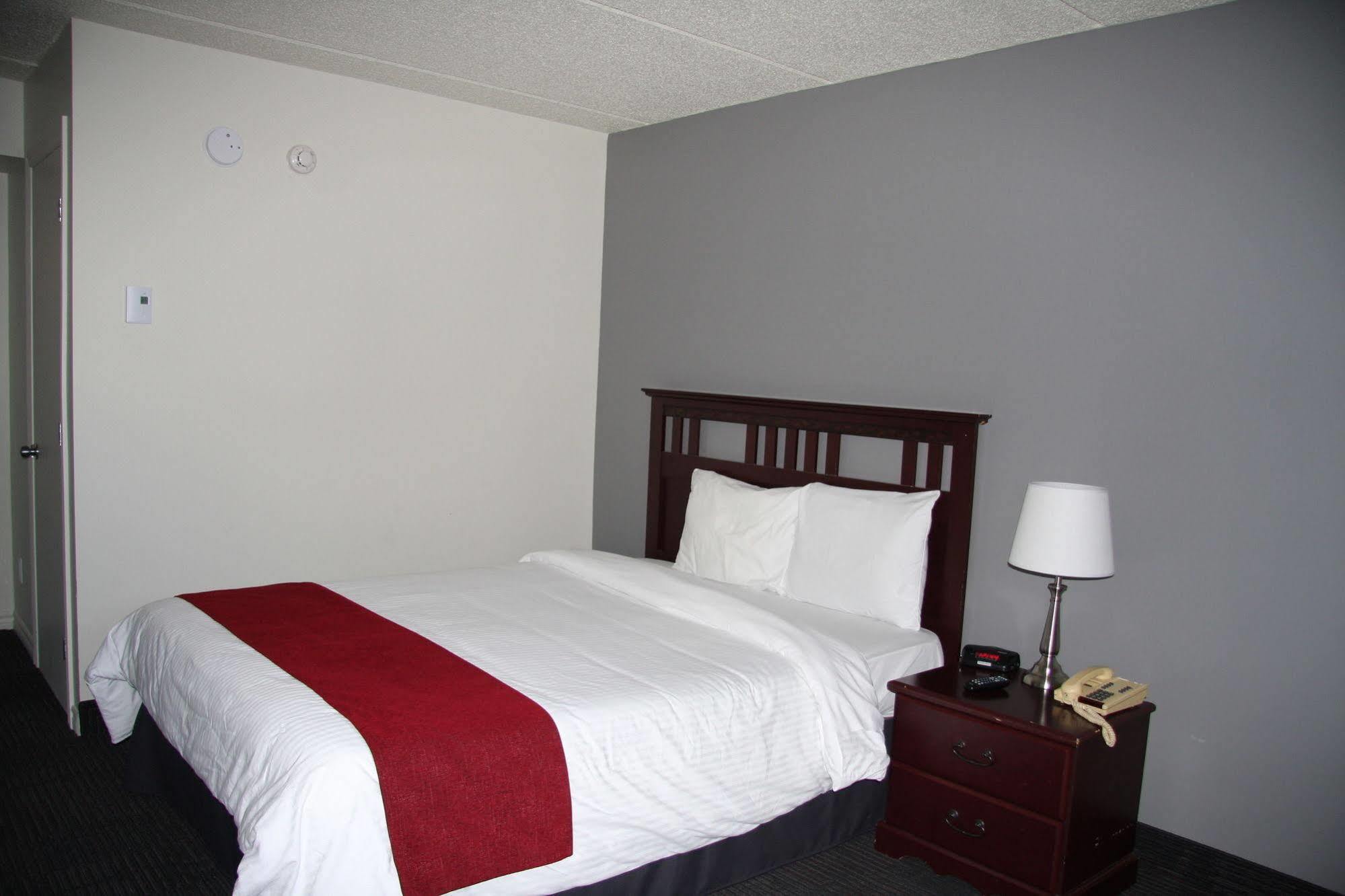 גרנבי Hotel Le Principal מראה חיצוני תמונה